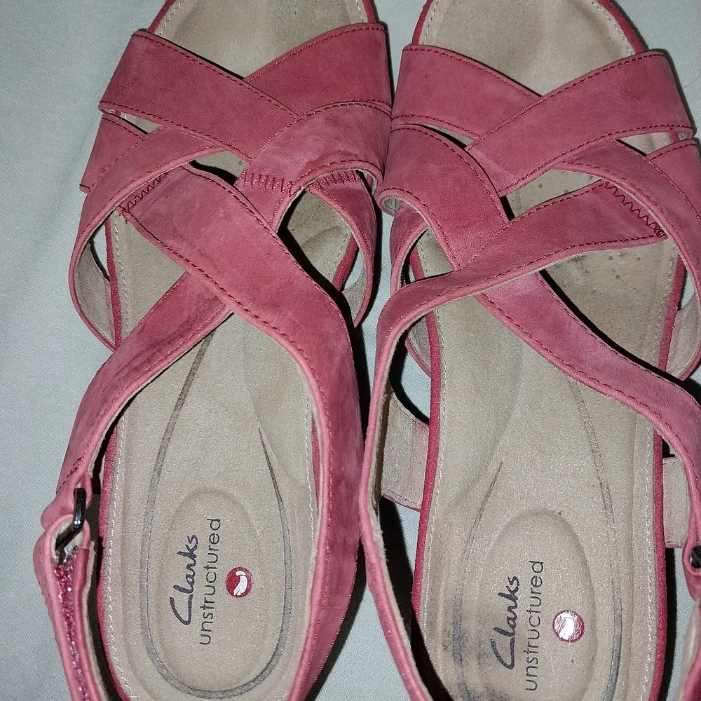 Clarks Un Capri Step Wedge Sandals- Red Nubuck Size 8.5